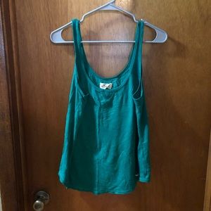 Hollister Tank